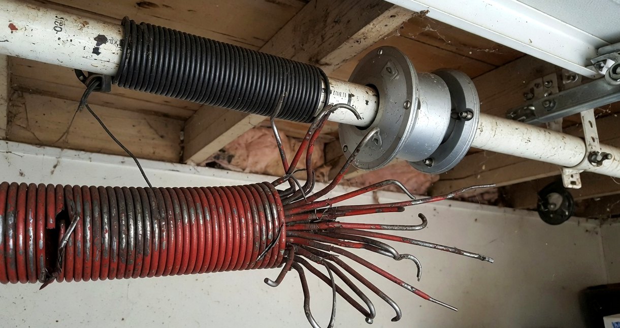 Insulated Garage Door Tampa: Tampa Bay Homeowner Guide