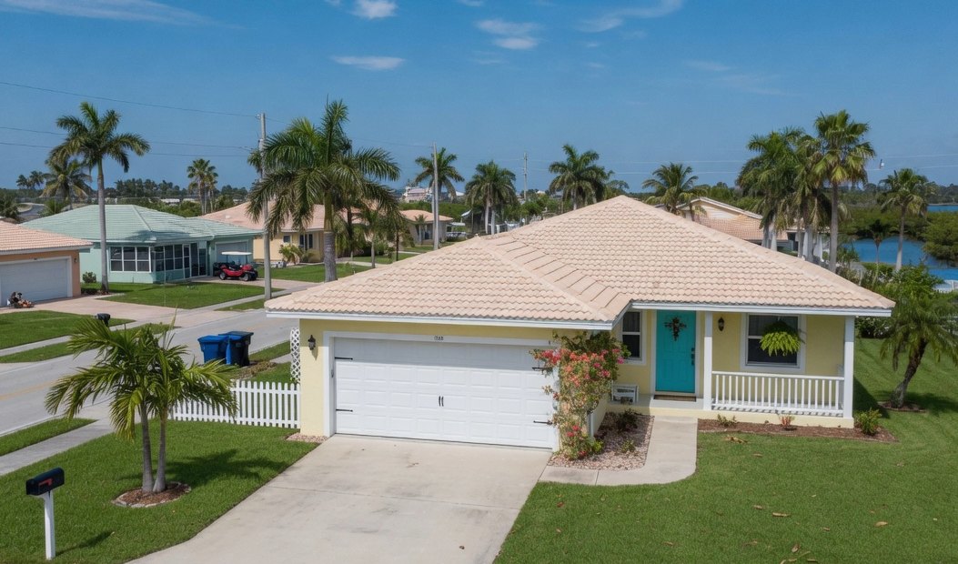 Hoa Garage Door Rules in Tampa Bay