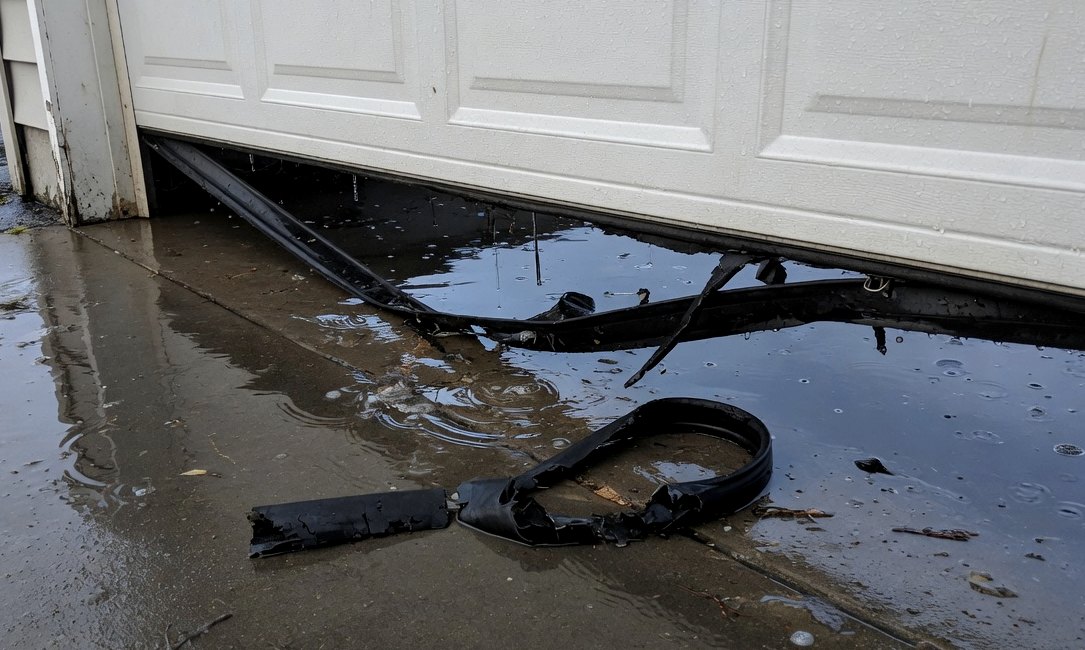 Broken Torsion Spring in Wesley Chapel, FL